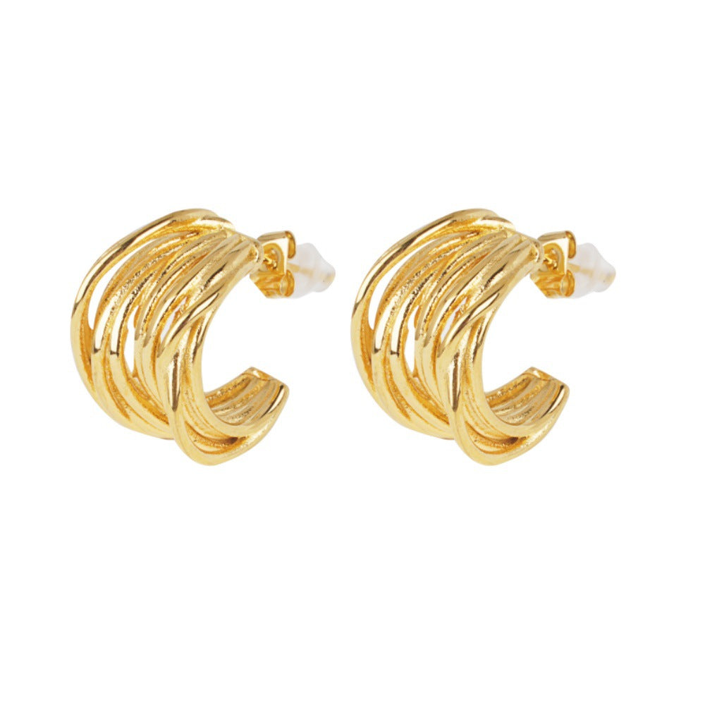Pendientes dorados tipo C Holybook – joyería fina para eventos o uso diario