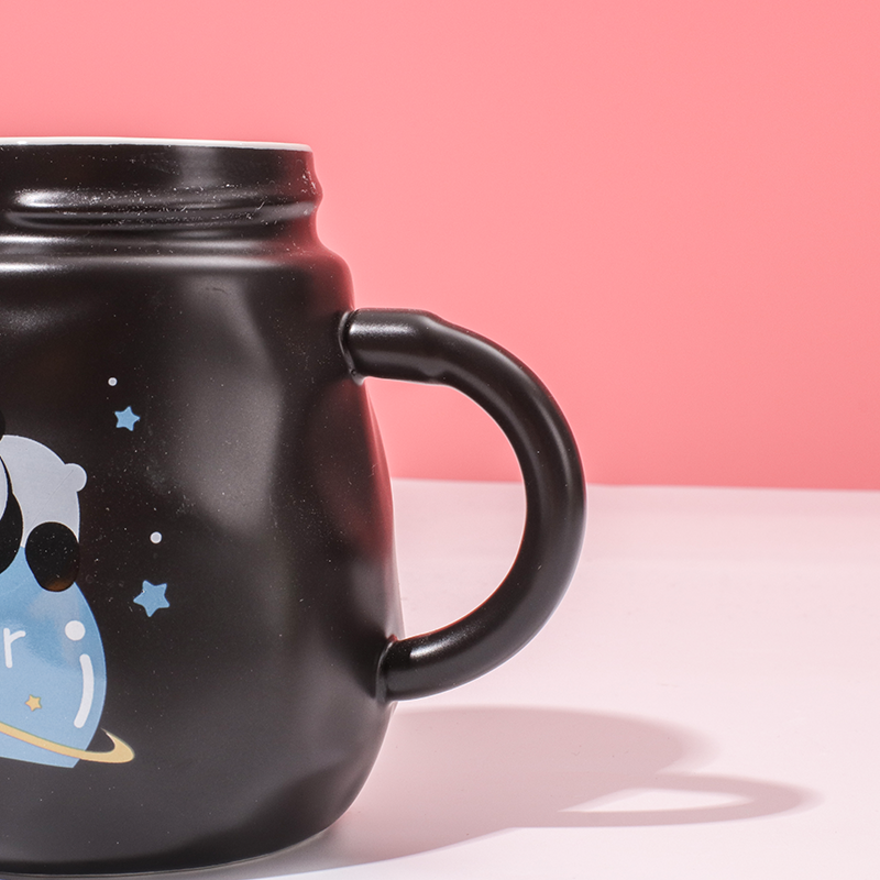450 ml Taza De Panda De Dibujos Animados Taza De Agua De Cerámica Con Tapa Y Cuchara (Personalizado)