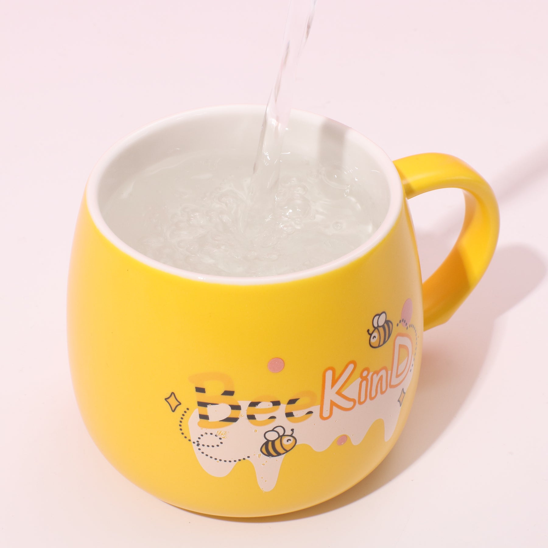 420 ml Taza De Abeja De Dibujos Animados Taza De Agua De Cerámica Con Tapa T Cuchara (Personalizado)