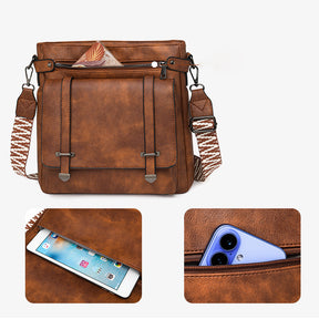 Vista lateral del bolso Holybook tipo tote – estructura firme y estilo minimalista