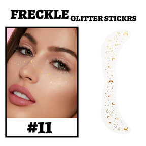 pecas temporales doradas aplicadas sobre maquillaje natural para look creativo